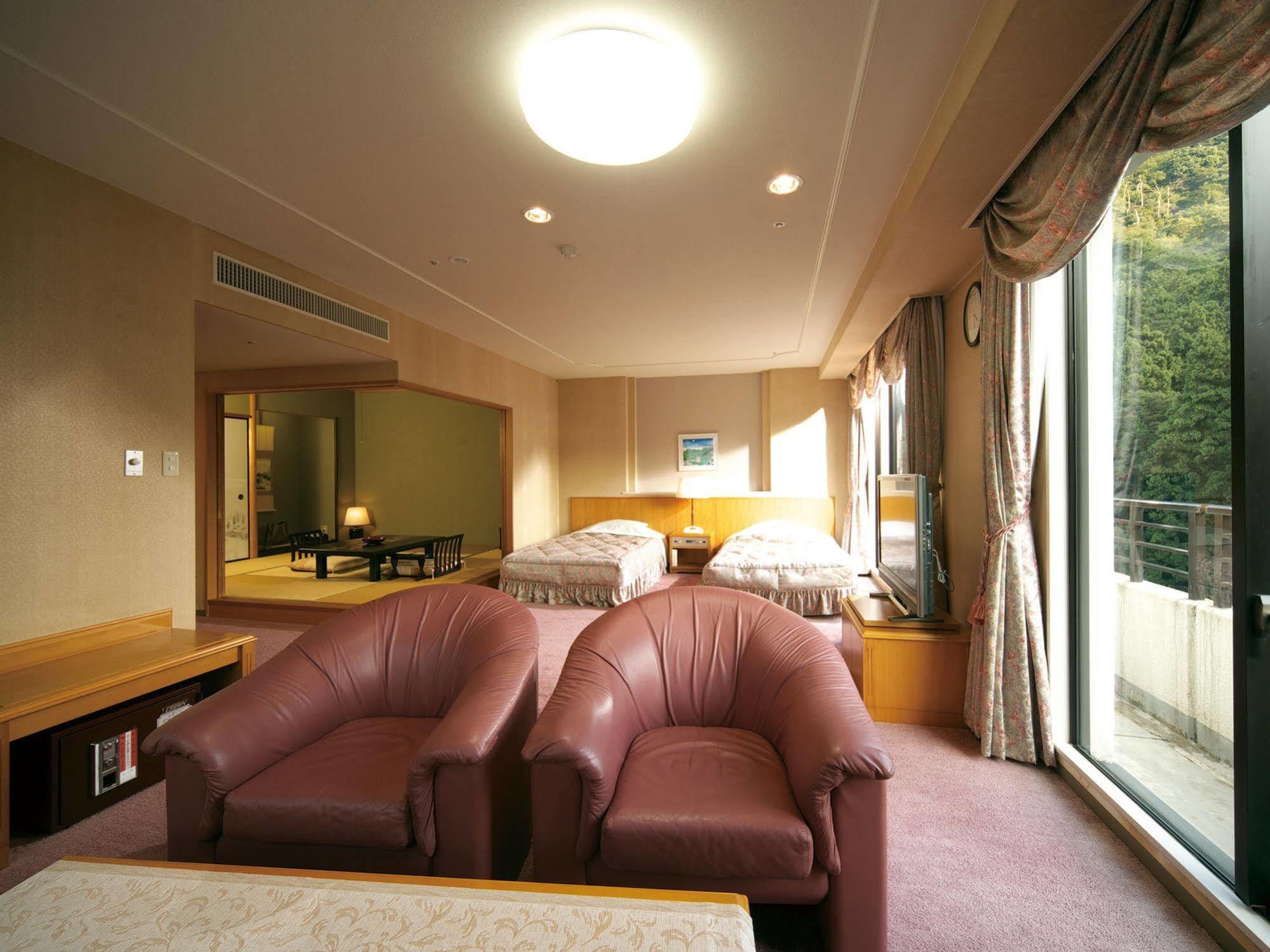 Royal Hotel Yamanaka Onsen Kajikaso 加賀市 エクステリア 写真